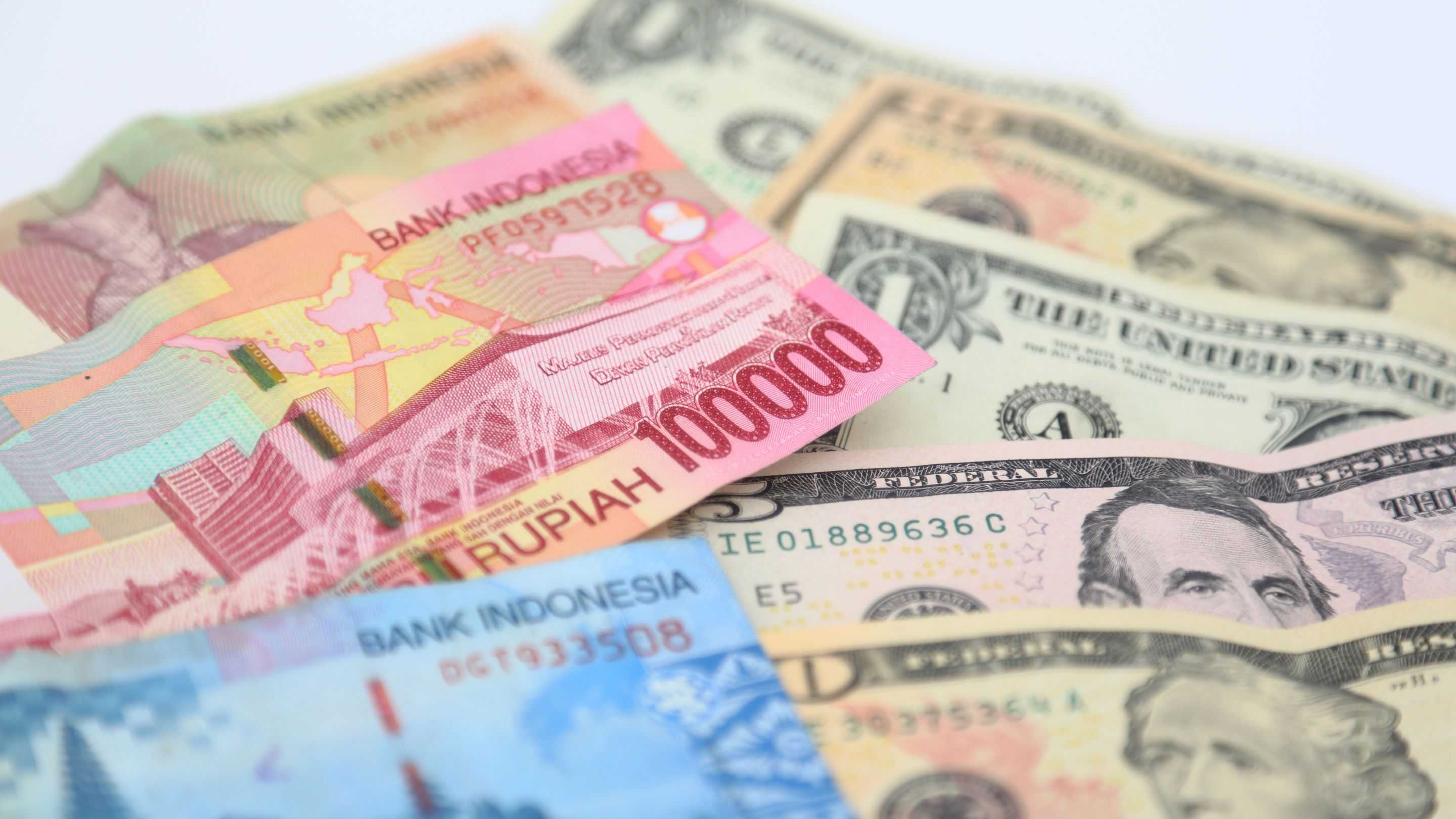 Dolar Tembus Rp18.000, BI Ungkap Faktor di Balik Pelemahan Rupiah